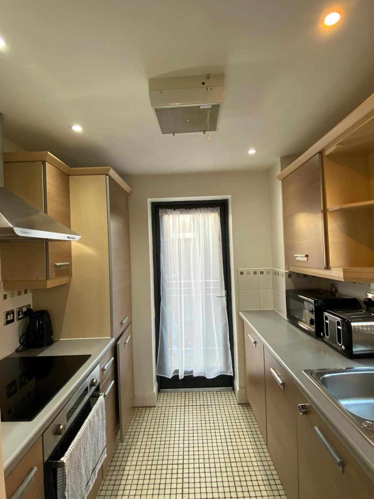 Parkcentral Birmingham City Centre - Near Chinatown - Private Gated Free Parking Exterior photo