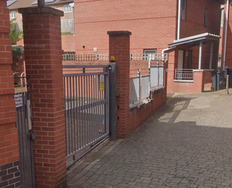 Parkcentral Birmingham City Centre - Near Chinatown - Private Gated Free Parking Exterior photo