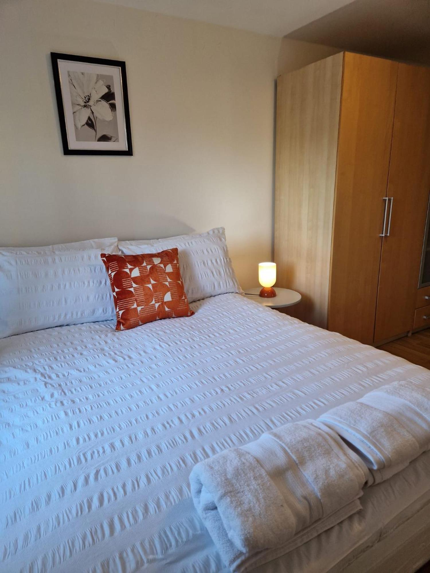 Parkcentral Birmingham City Centre - Near Chinatown - Private Gated Free Parking Exterior photo
